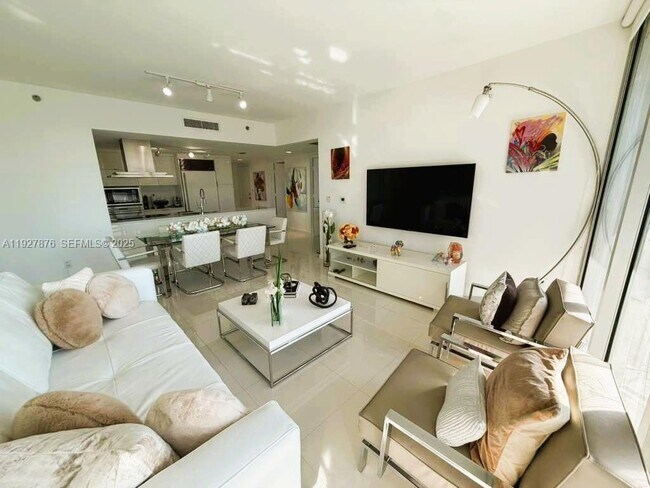 Building Photo - 495 Brickell Ave