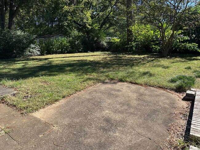 Building Photo - 4931 Kimball Ave