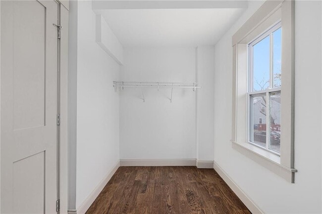 Building Photo - 214 Camp St