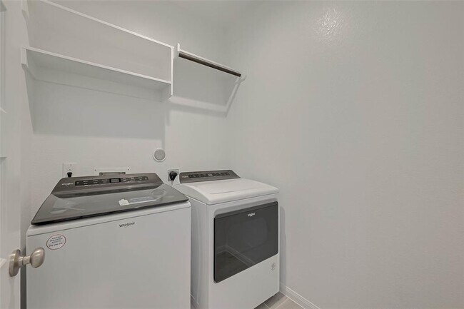 Building Photo - 3121 Cloud Forest Ln
