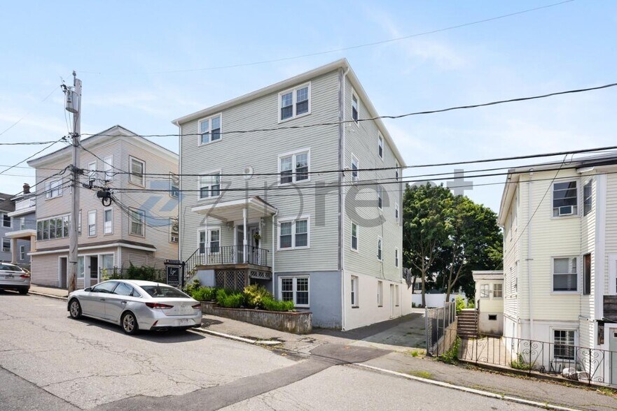 Building Photo - Unit 3