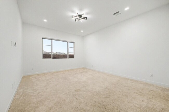 Building Photo - 1277 E Tonto Dr