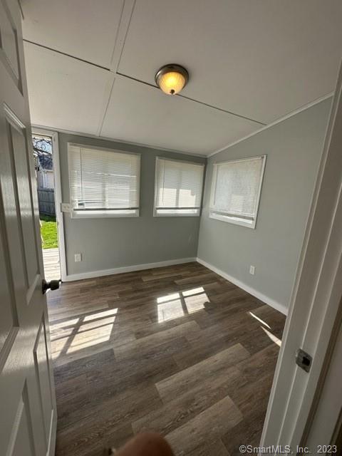 Building Photo - 8 Midway Oval