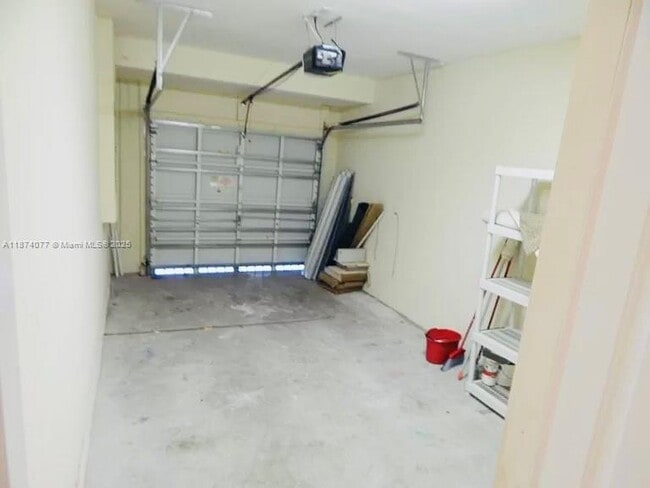 Building Photo - 8444 SW 29th St
