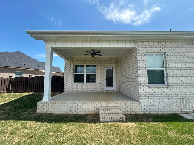Building Photo - Beautiful 4BR Home in Athens with Bonus Room & Fenced Yard