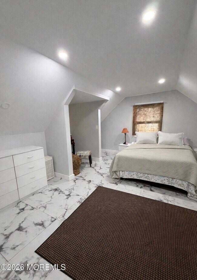 Building Photo - 10 Cambell Ct