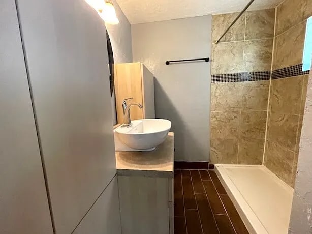 Building Photo - 23107 Summergate Dr