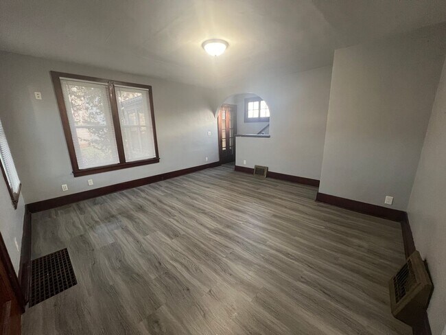 Building Photo - Moline Single Family Home