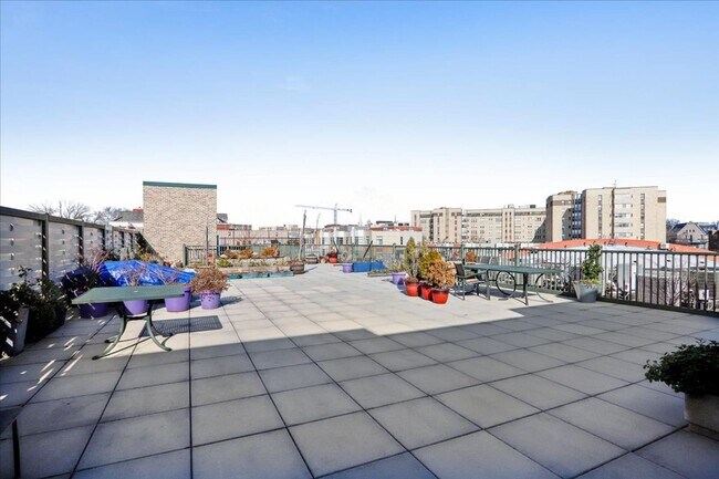 Building Photo - Unbeatable location, Contemporary 1 BD 1.5 BA in Adams Morgan with PARKING, private balcony and R...