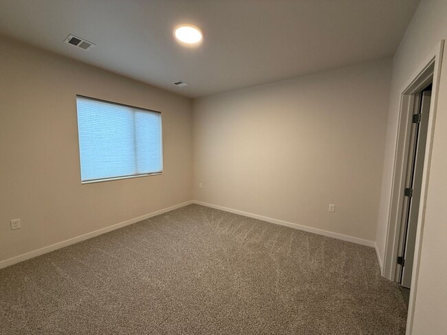 Building Photo - Northern Point Apartments