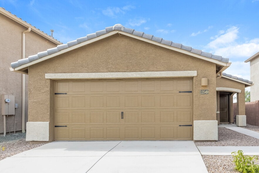 Primary Photo - 12549 W Red Orchid St