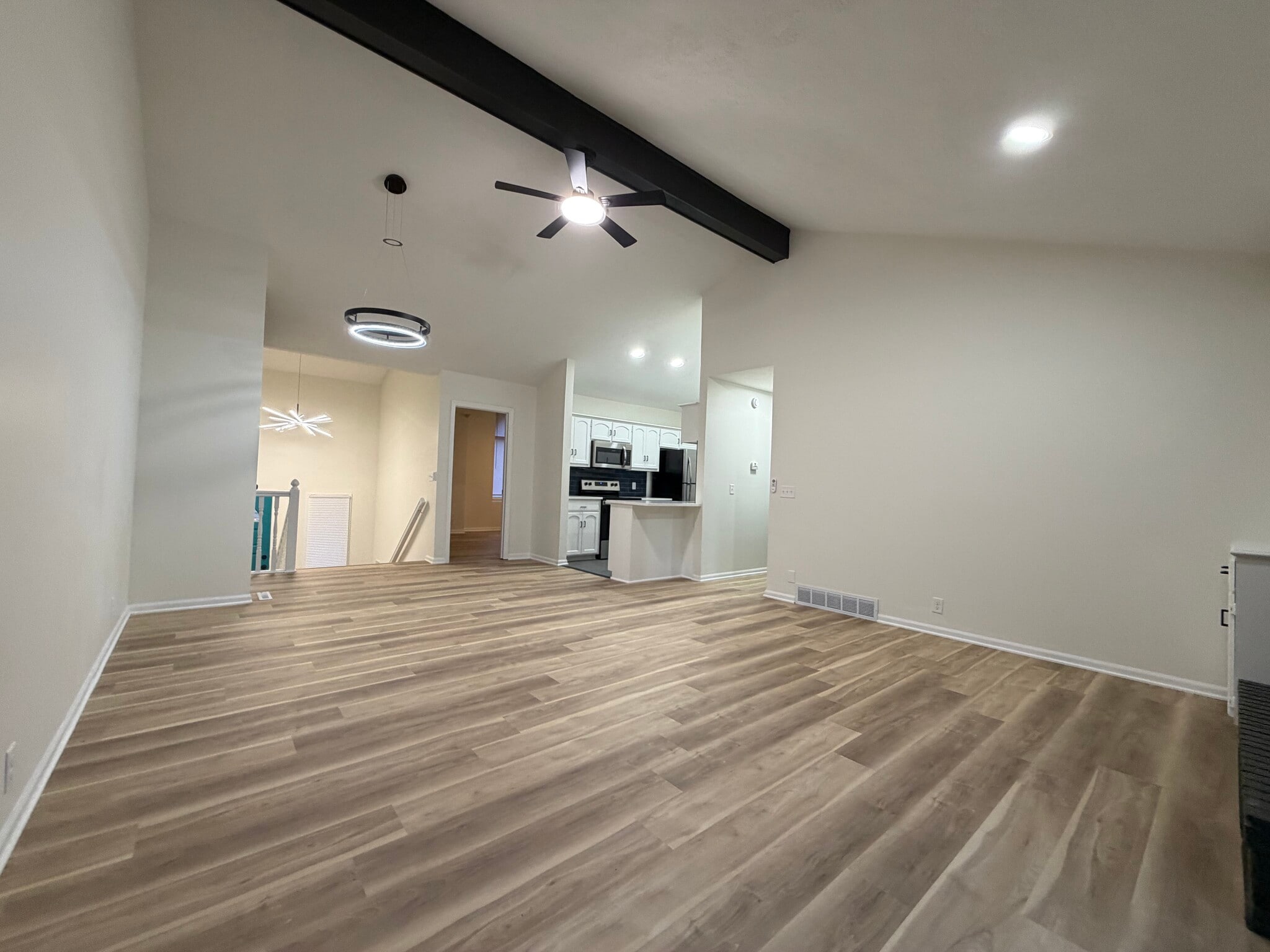 Building Photo - 10325 Ohio Plz