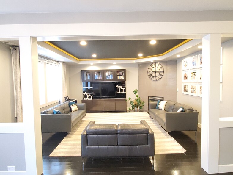 Building Photo - 6904 Anthem St E