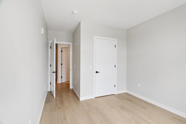 Building Photo - 18 Artisan Dr