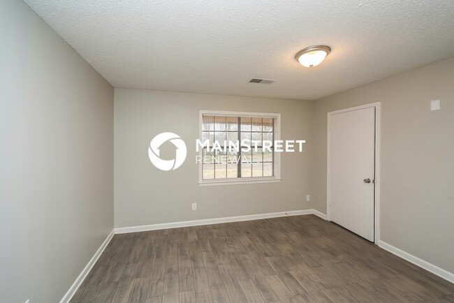 Building Photo - 7644 Millbridge Dr