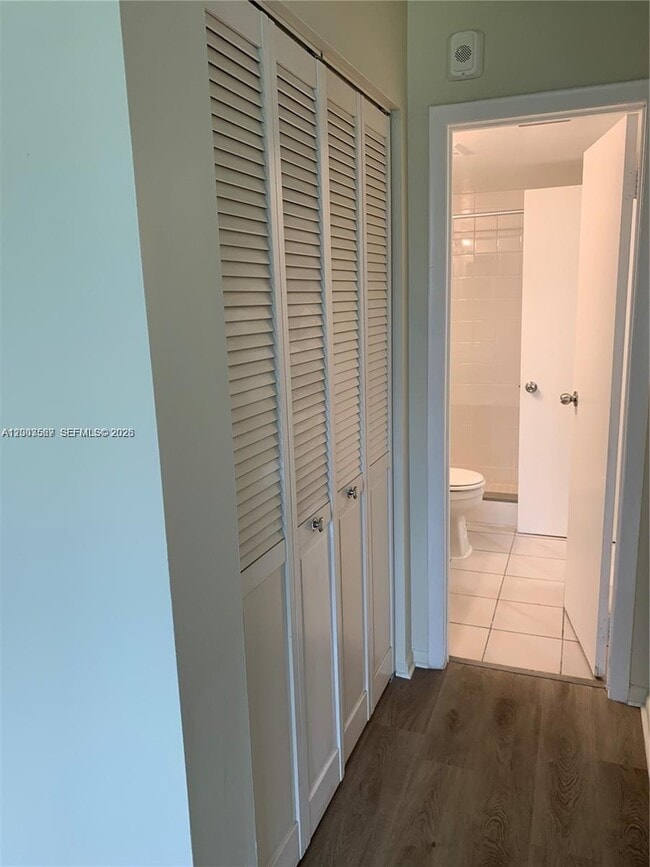 Building Photo - 16465 NE 22nd Ave