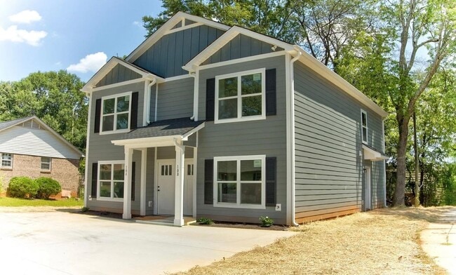 Building Photo - Brand New 3/2.5 Duplex Available Now!