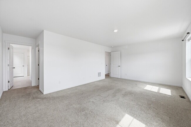 Building Photo - $2,695.95- 3 bed, 2.5 bath Home in Monument with Central AC and 2 Car Garage!