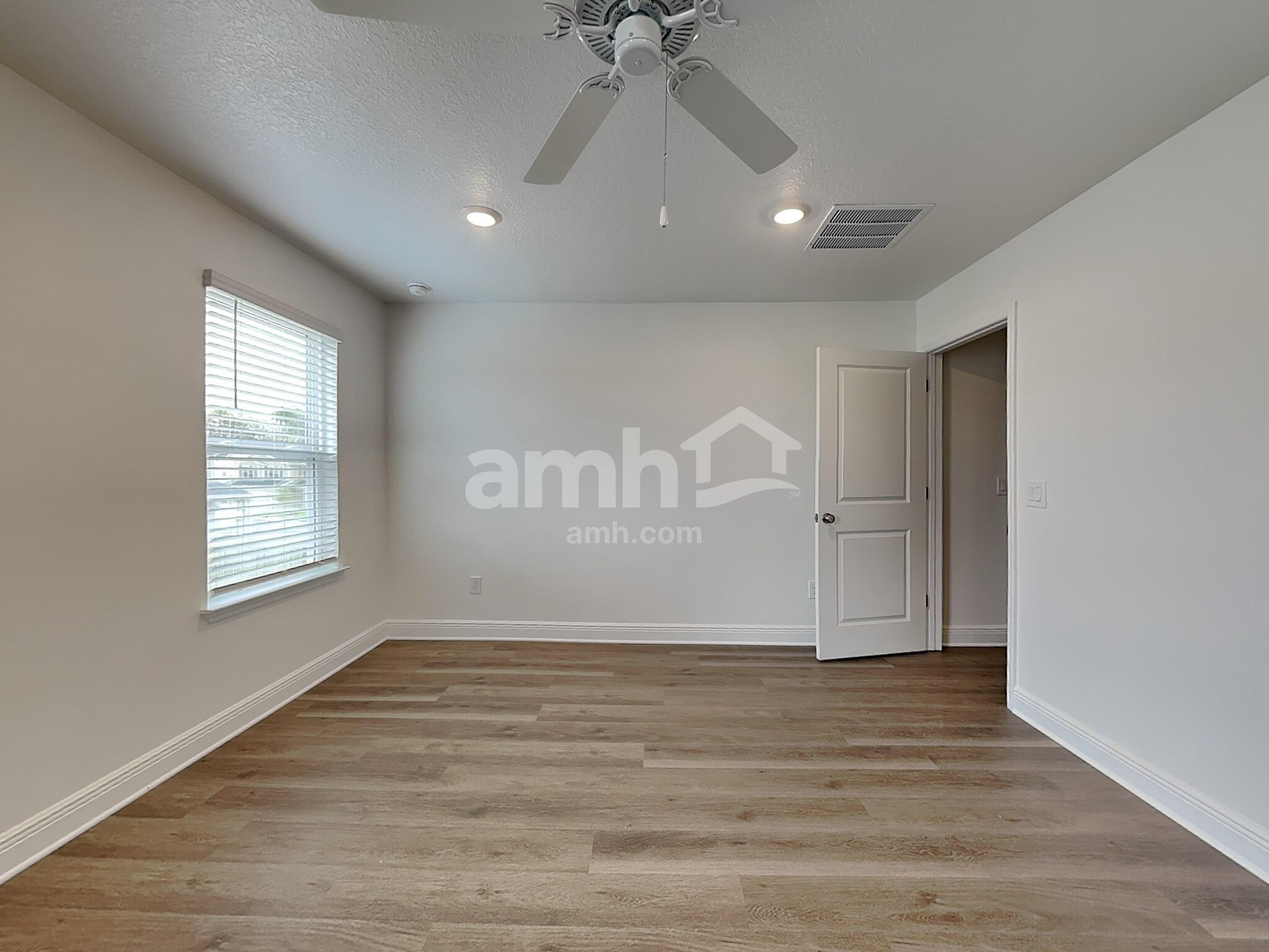 Building Photo - 1526 Blue Nile Pt