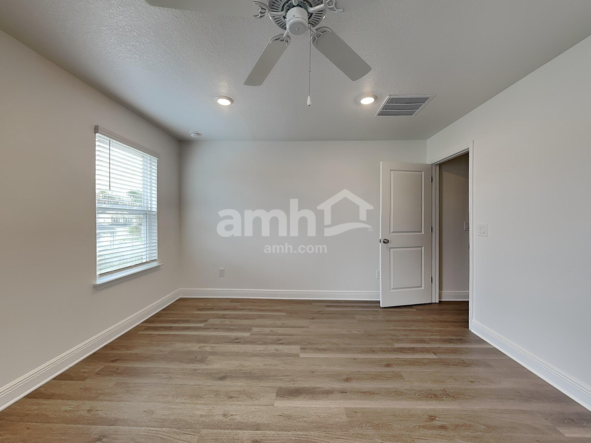 Building Photo - 1606 Blue Nile Pt