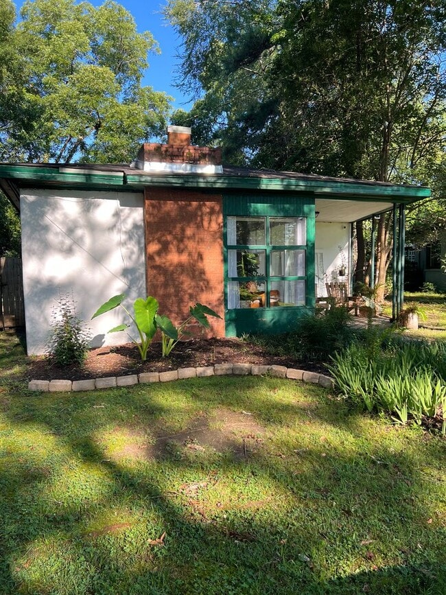 Primary Photo - 511 Hudson Terrace