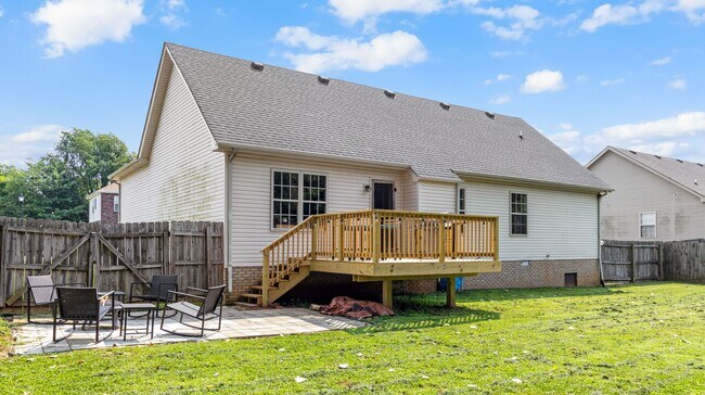 Building Photo - Beautiful Clarksville Home - Great Location!