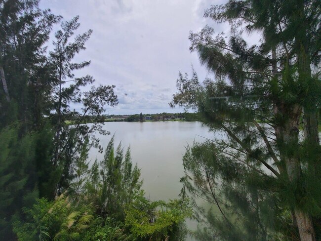 Building Photo - 14850 Naranja Lakes Blvd