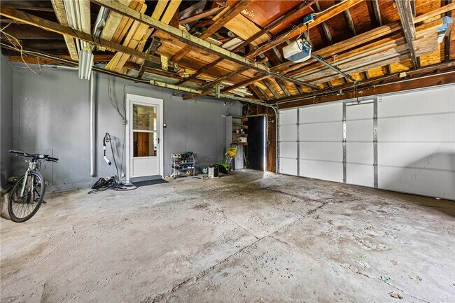 Building Photo - 393 Mendon Center Rd