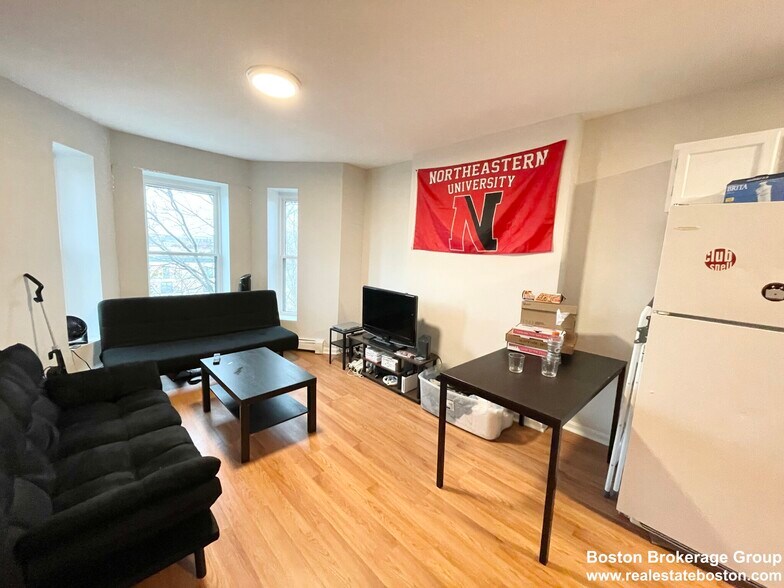 Building Photo - 90 Hammond St