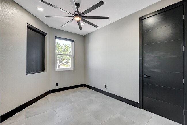 Building Photo - DREAMY 4BEDROOM HOME WITH POOL & BEAUTIFUL...