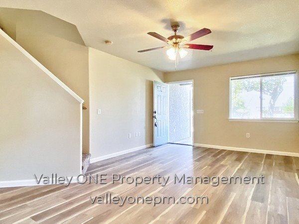 Building Photo - COMING SOON! Private Ground Floor Townhome in Desirable Complex with Attached 2 Car Garage