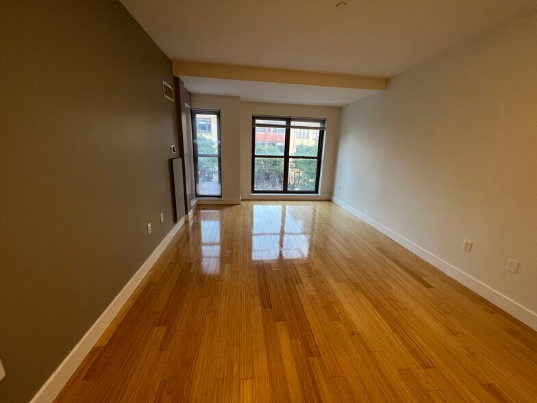 Building Photo - 1085 Boylston St