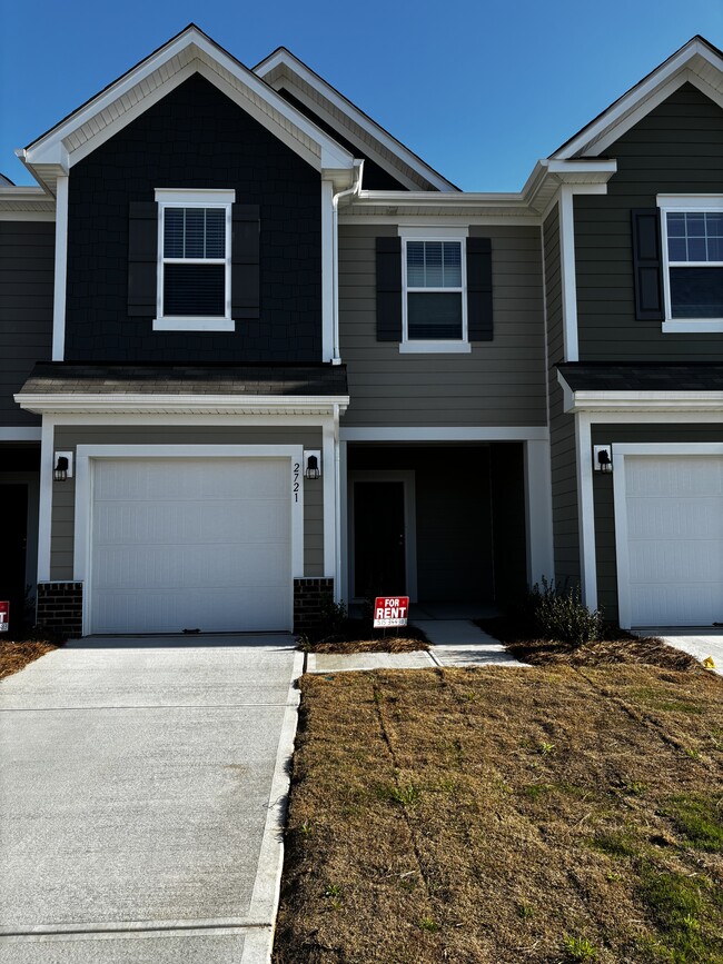 Primary Photo - 2721 Yeager Dr NW