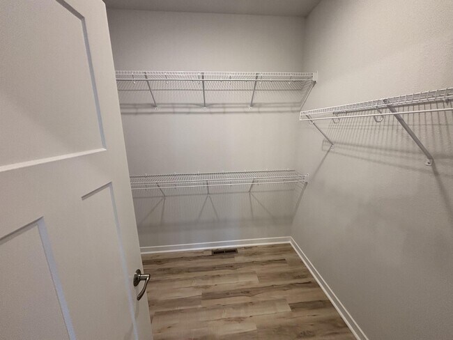 Building Photo - 549 Calvin Ln