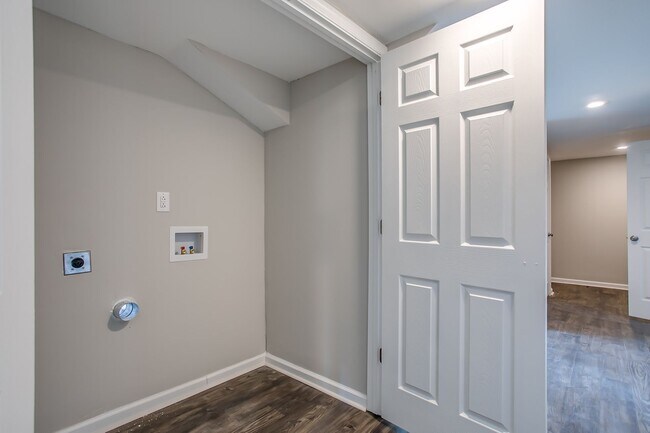 Building Photo - 969 Davidson Dr