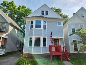 Building Photo - 35 Lawton St