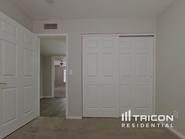 Building Photo - 9343 W Mission Ln