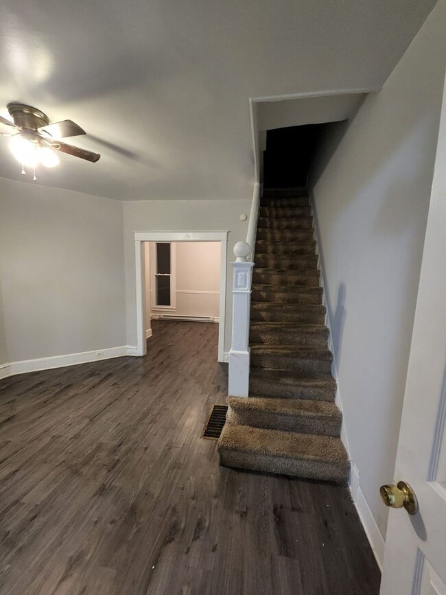 Building Photo - Remodeled home - Olney