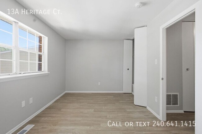 Building Photo - 13A Heritage Ct.-