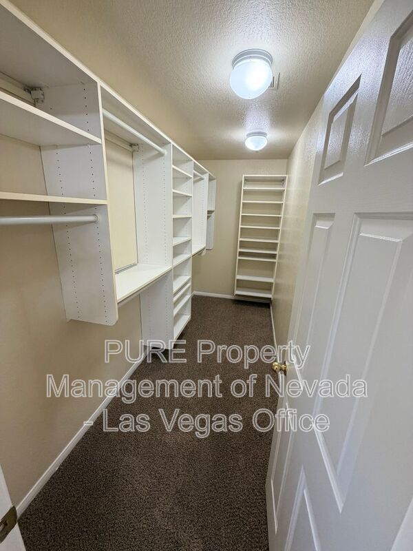 Building Photo - 266 Bluefield Ln