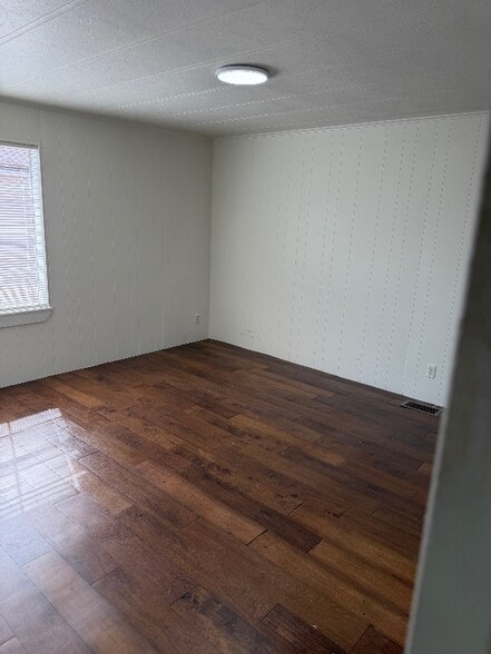 Building Photo - 216 N Carpenter St