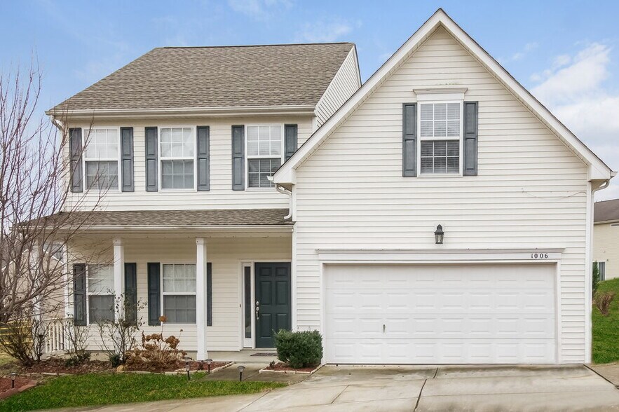 Primary Photo - 1006 Tiger Eye Ave