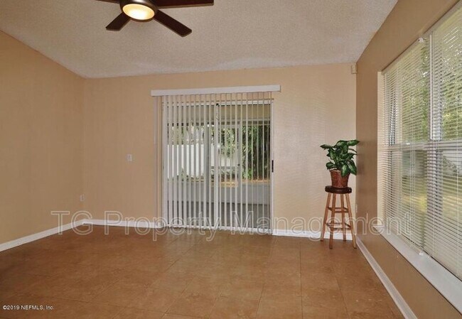 Building Photo - 11034 Englenook Dr