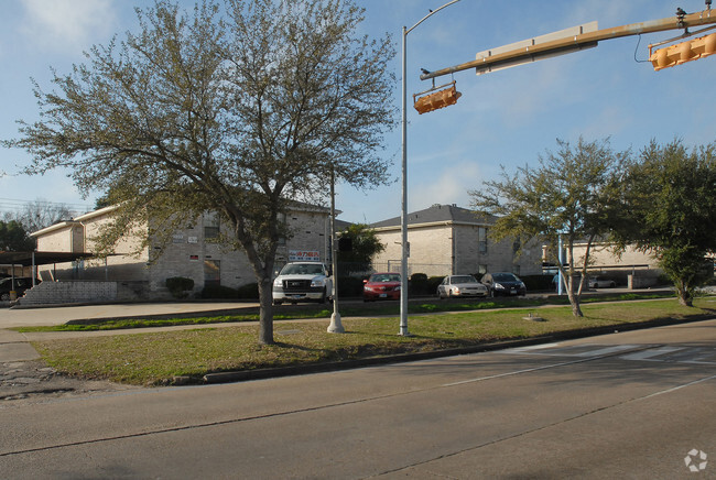 Building Photo - Century Apartments