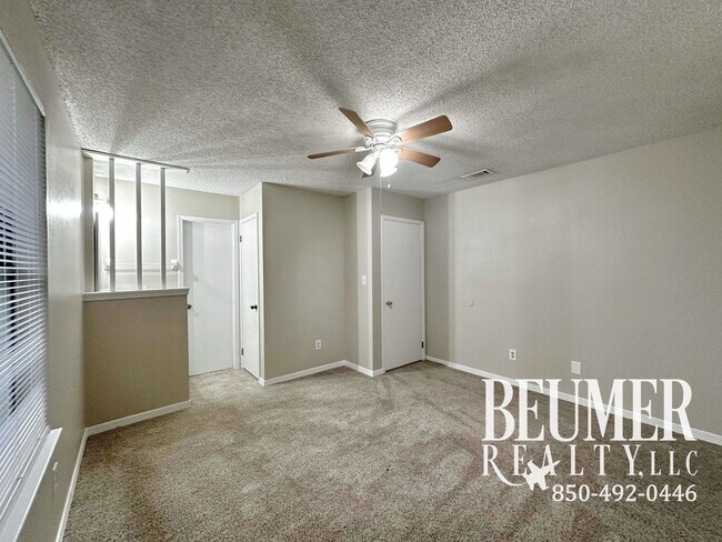 Building Photo - 2292 Sparrow Ln