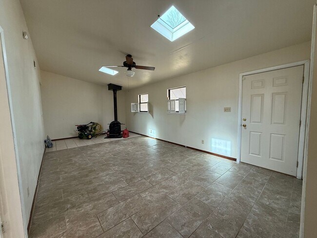 Building Photo - Pensacola - East Hill - 4 bedrooms, 3 bathroom - Mother in Law suite