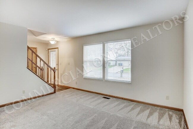 Building Photo - Beautiful 4 Bedroom Home near Mill Run