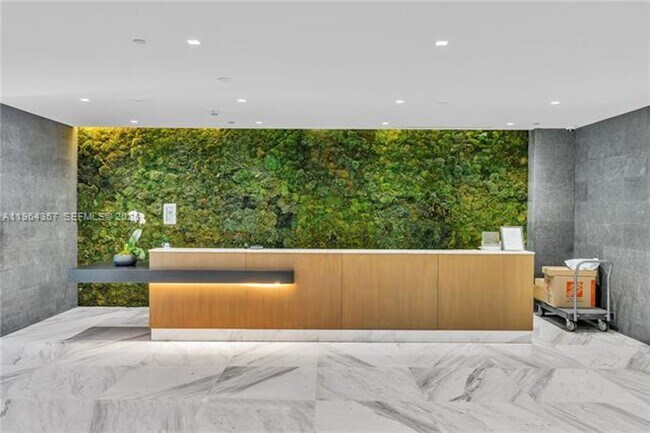 Building Photo - 400 Sunny Isles Blvd