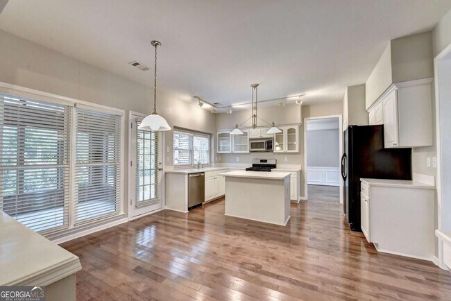 Building Photo - 7470 Brookwood Way