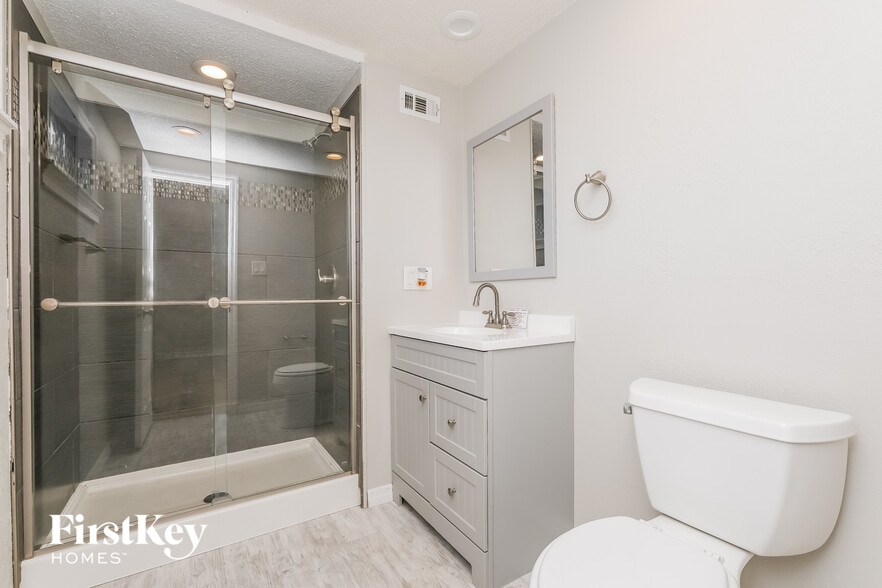 Building Photo - 9021 St Clair Ln